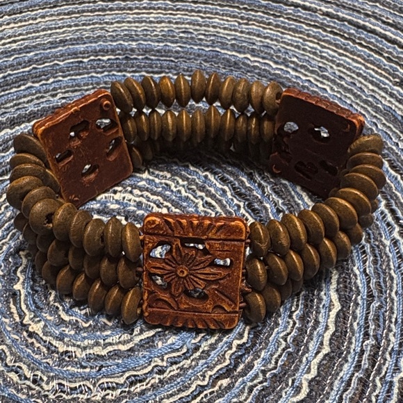 Jewelry - 🖤Brown Beaded Stretch Bracelet🖤
